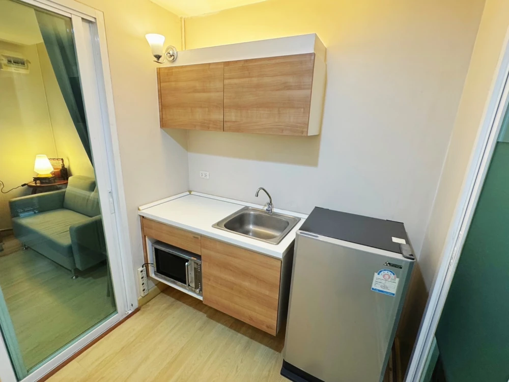Condo for rent! Emerald Residence Ratchada, 2nd floor, Building C. Beautiful room, fully furnished, ready to move in. Don't miss out!!