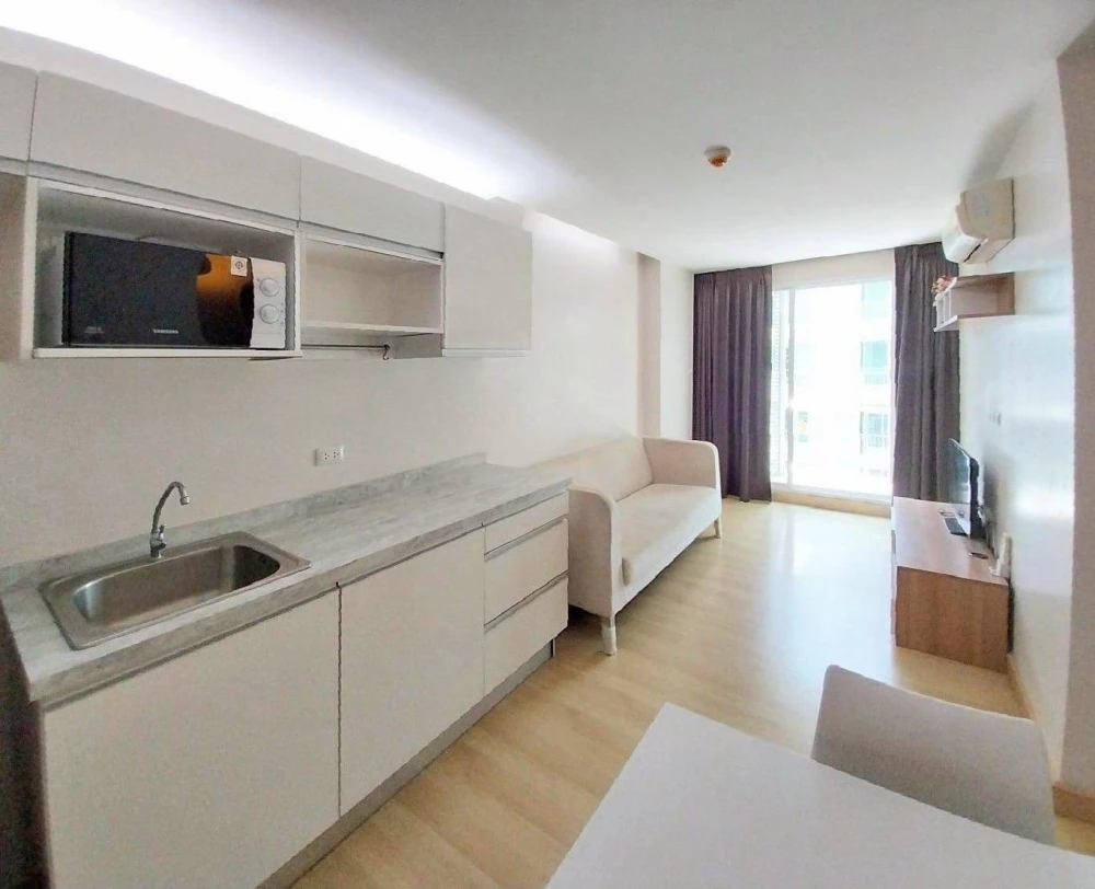 Condo for rent at Emerald Residence Ratchada. Beautiful room, fully furnished, ready to move in. Don't miss it!!