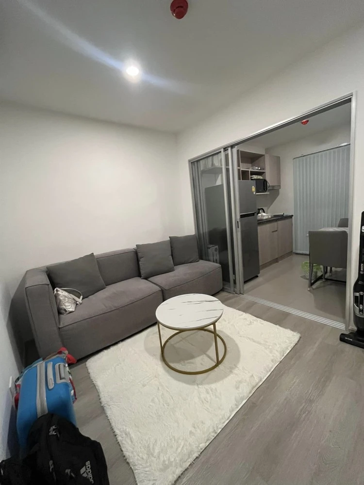 Condo for rent, Elio Sathorn-Wutthakat, fully decorated room, Buit-In, plus a very good view. You can reserve first, get it first.