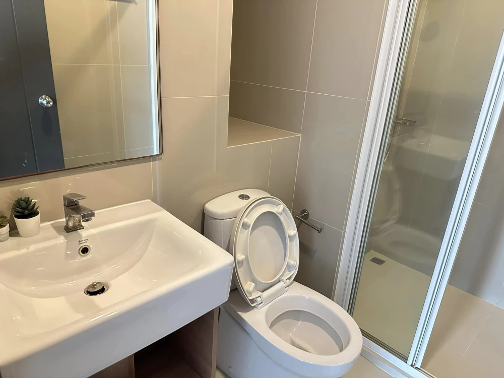 For rent!! Condo Elio Del Nest, 11th floor, Building A, swimming pool view, fully furnished, ready to move in, don't miss out!!