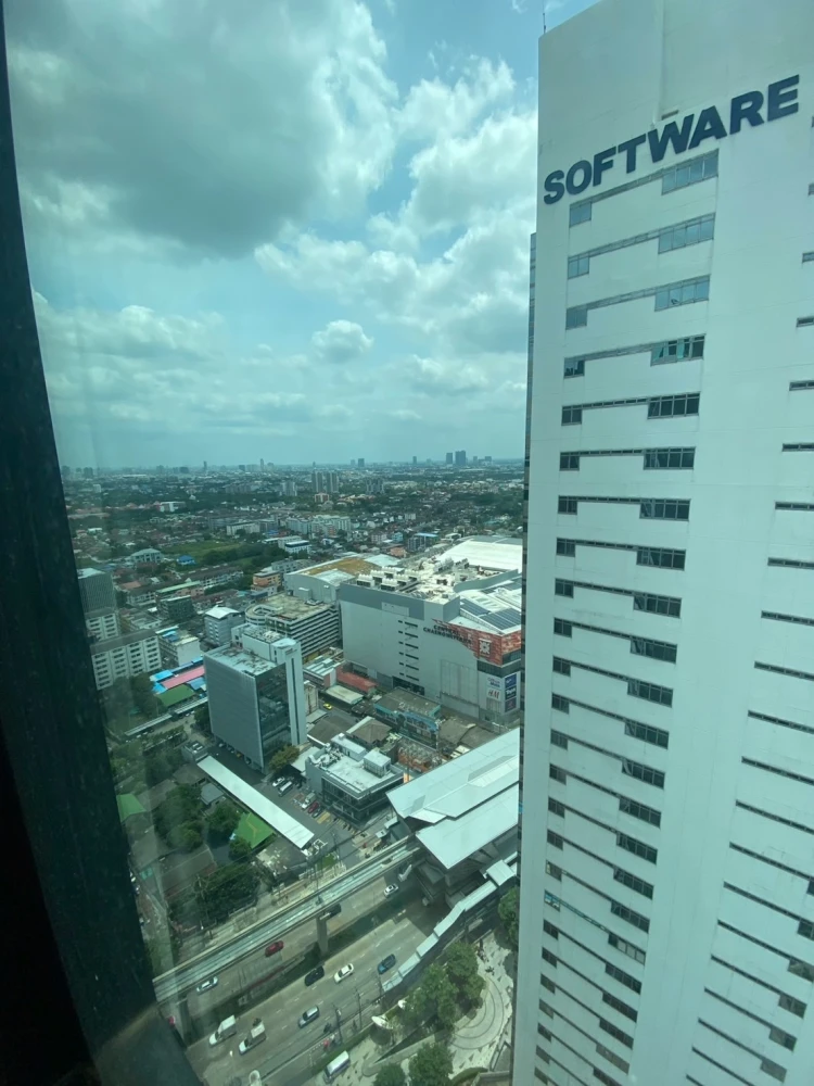 For rent!! Condo Astro Condominium, 34th floor, elegantly decorated room, good price, ready to move in, hurry and reserve now!!