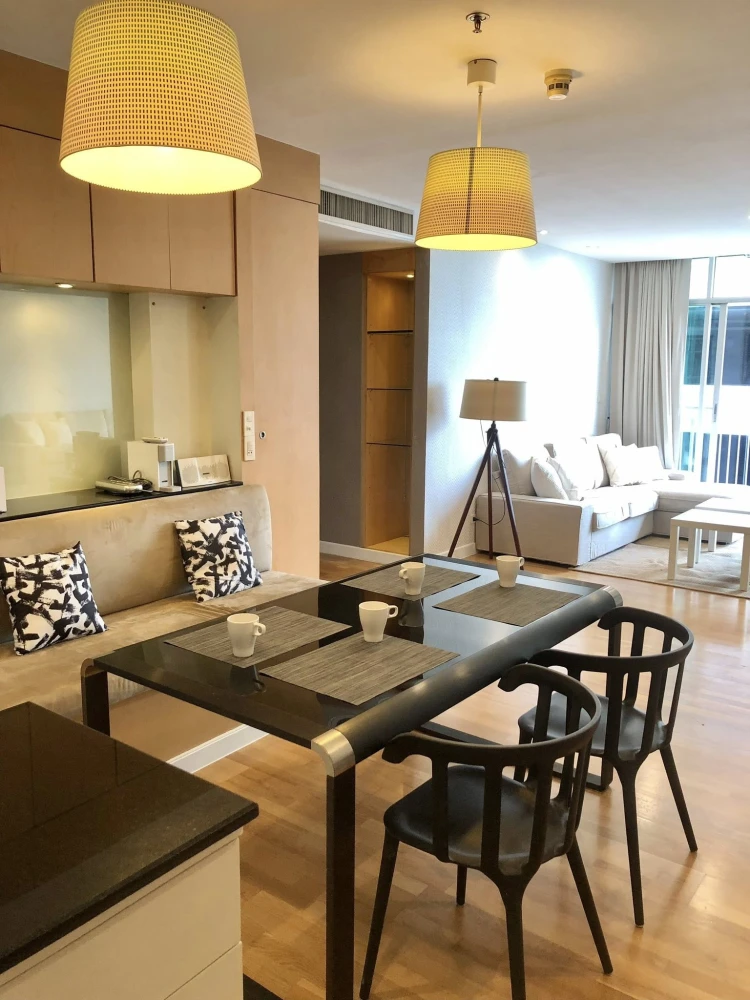 Condo for rent, Urbana Sathorn, 20th floor (corner unit), fully furnished, ready to move in. Don't miss out!