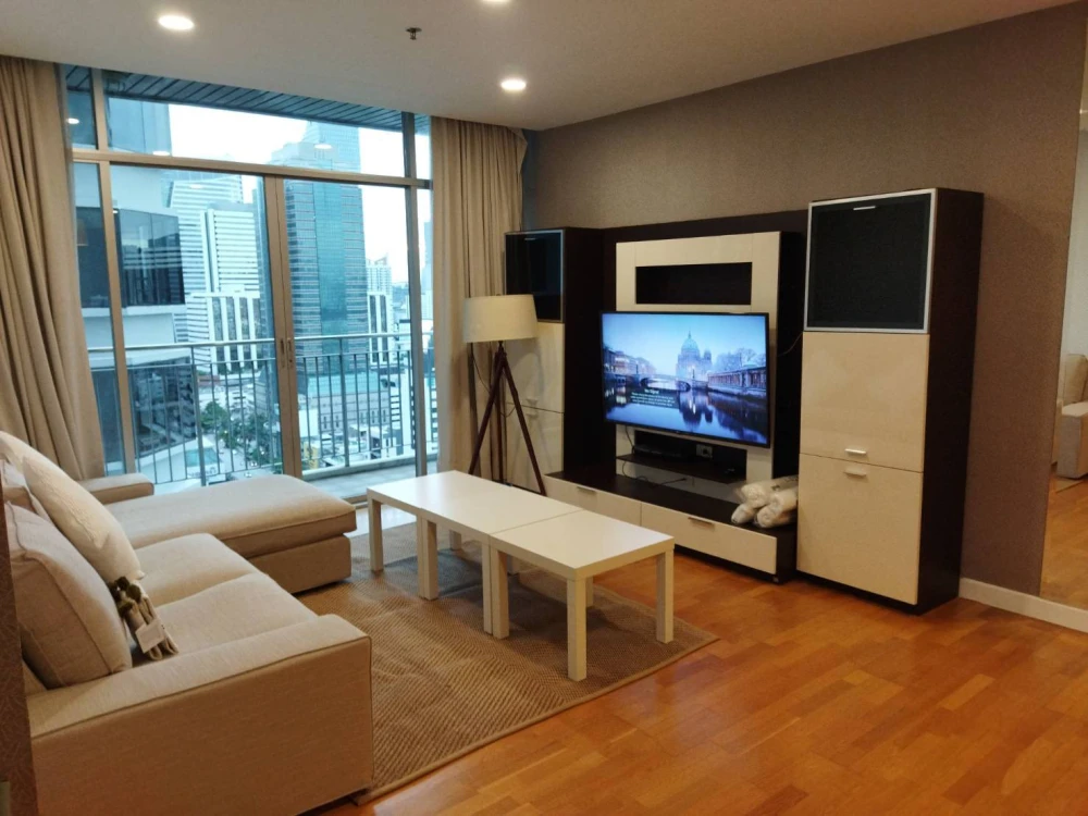 Condo for rent, Urbana Sathorn, 20th floor (corner unit), fully furnished, ready to move in. Don't miss out!