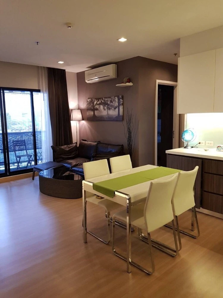For rent!! Condo Urbano Absolute Sathorn-Taksin, beautiful room, Chao Phraya River view, hurry up and book now!!