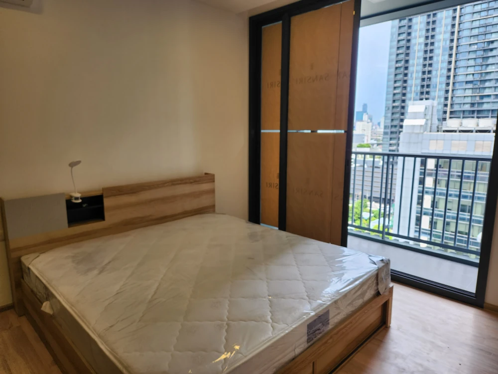 Condo for rent, XT Phayathai, good high floor, fully furnished, convenient travel, very good location.