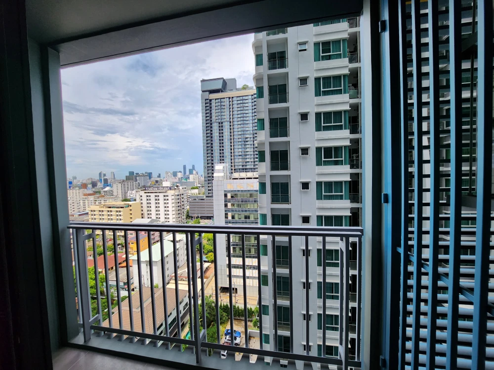 Condo for rent, XT Phayathai, good high floor, fully furnished, convenient travel, very good location.
