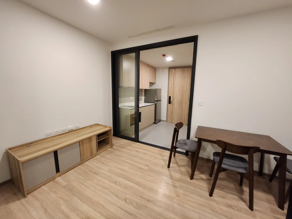 Condo for rent, XT Phayathai, good high floor, fully furnished, convenient travel, very good location.
