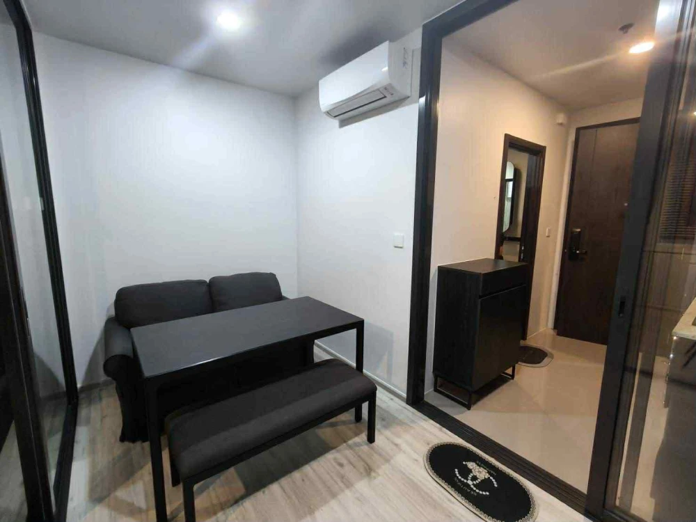 Condo for rent, XT Huai Khwang, ready to move in room complete makeup in one place Say that you shouldn't miss this room at all.