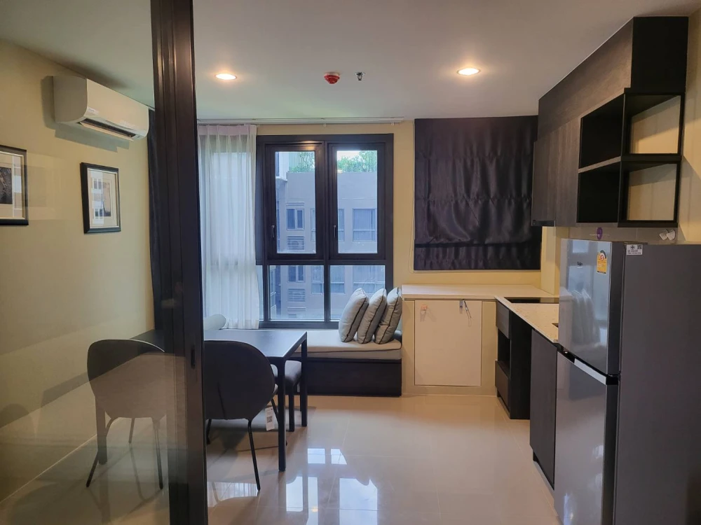 For rent, XT Huaikhwang, furniture, electrical appliances, ready to move in. complete facilities If interested, hurry to reserve.