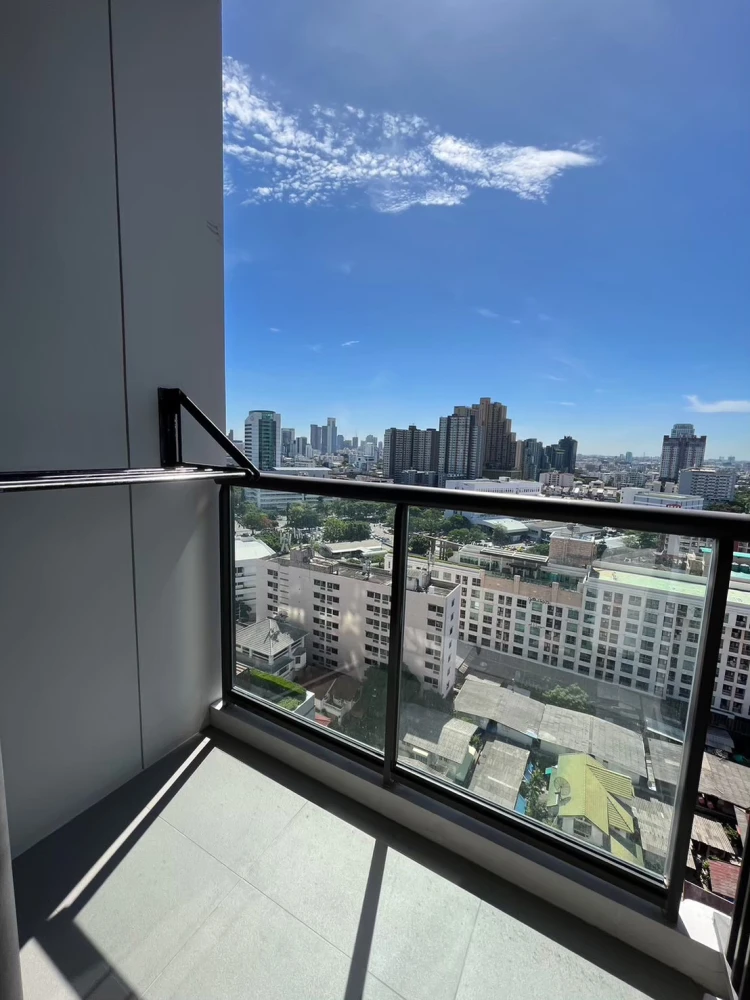 For rent!! Condo M Chatuchak, 15th floor, beautiful room, ready to move in. Great location, convenient transportation. Don't miss it!!