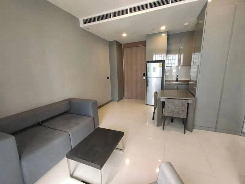 For rent!! Condo M Silom, a luxurious condo with beautiful rooms, fully furnished, and a great price. Reserve now!!