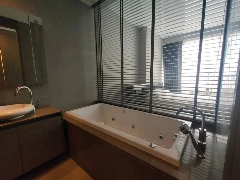 For rent!! Condo M Silom, a luxurious condo with beautiful rooms, fully furnished, and a great price. Reserve now!!