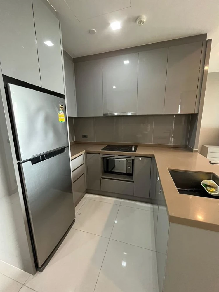 For rent!! Condo M Silom, a luxurious condo with beautiful rooms, fully furnished, and a great price. Reserve now!!