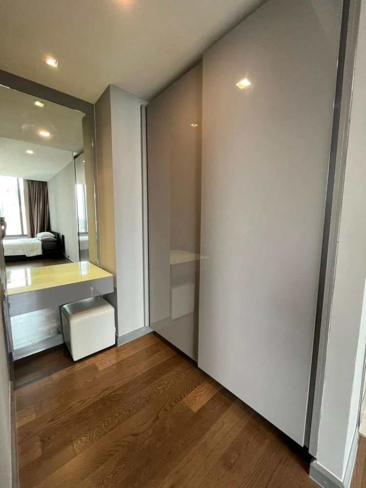 For rent!! Condo M Silom, a luxurious condo with beautiful rooms, fully furnished, and a great price. Reserve now!!