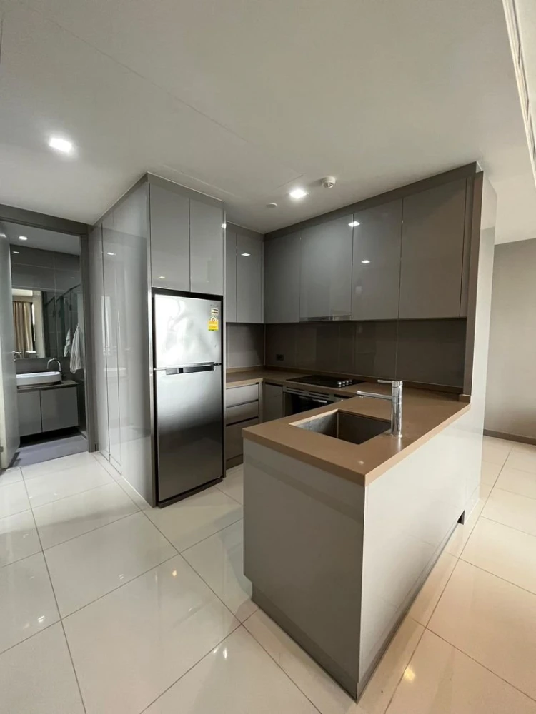 For rent!! Condo M Silom, a luxurious condo with beautiful rooms, fully furnished, and a great price. Reserve now!!