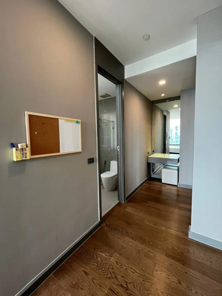 For rent!! Condo M Silom, a luxurious condo with beautiful rooms, fully furnished, and a great price. Reserve now!!
