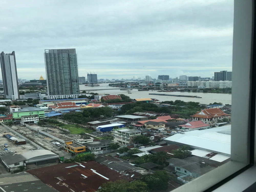 For rent!! Chapter One Shine Bang Pho Condo, 21st floor, South facing, beautiful room, fully furnished, ready to move in. Don't miss out!!