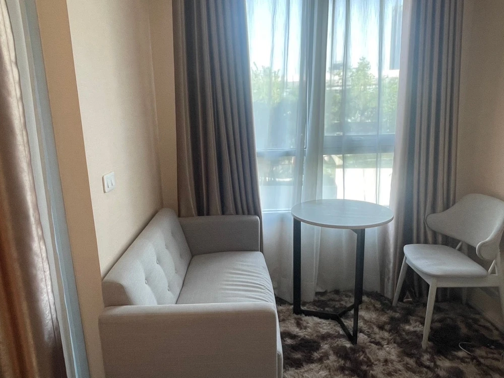 For rent!! Condo Chapter One Shine Bang Pho, 6th floor, garden view, fully furnished, wallpapered throughout the room, book now!!