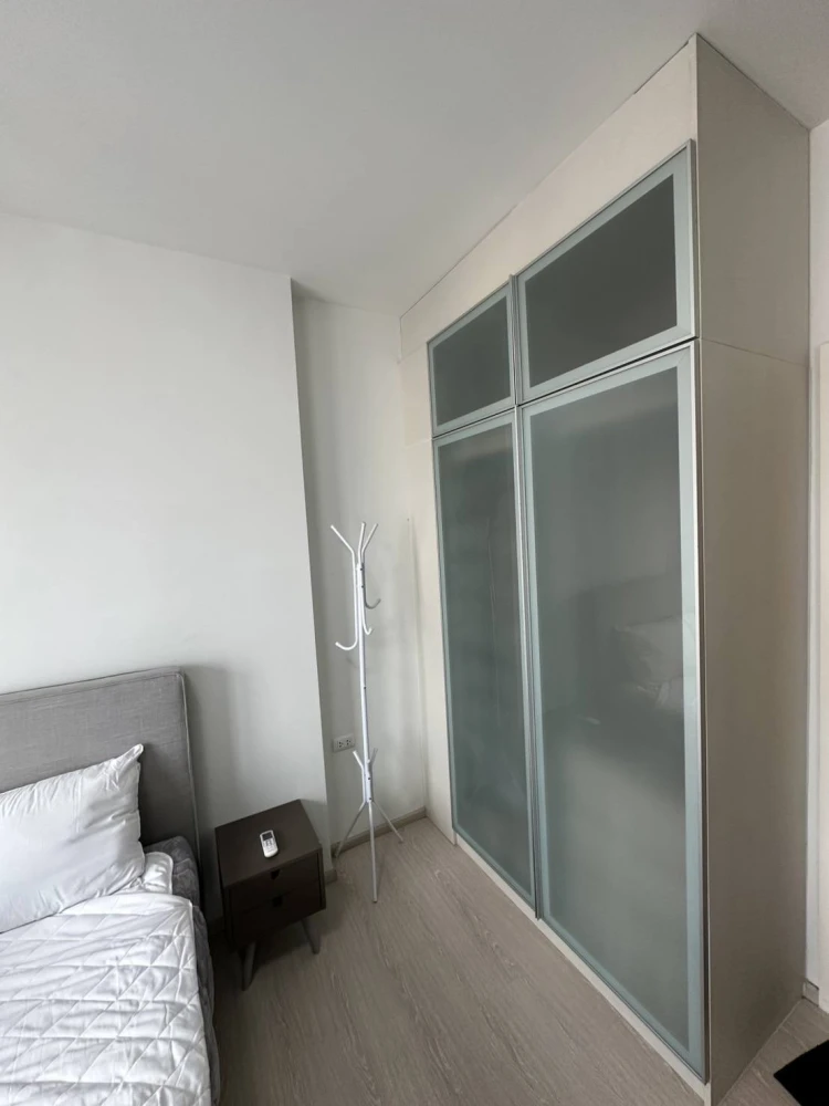 Condo for rent! Chapter One Eco Ratchada-Huai Khwang, 15th floor, corner unit, beautiful room, fully furnished, ready to move in! Don't miss out!