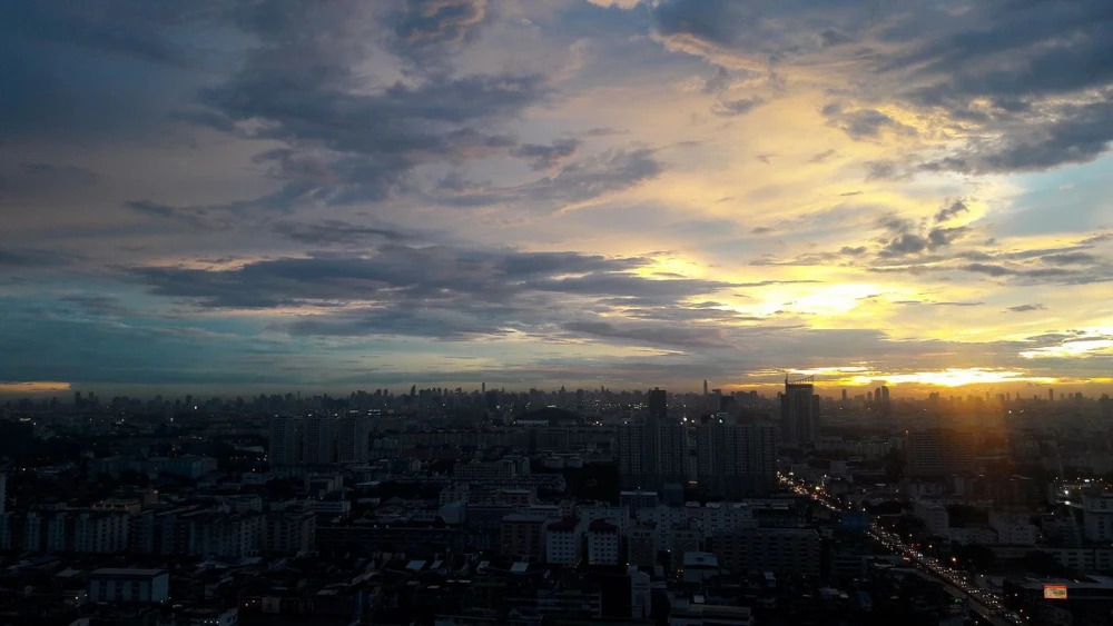 Condo for rent, Bangkok Horizon Ramkhamhaeng, spacious room, 34th floor, good view, good wind, good price, come and reserve today.
