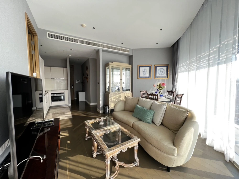 For rent!! Condo Magnolia Ratchadamri Boulevard, 22nd floor, perfectly meets all your lifestyle needs. Hurry up and book now!!