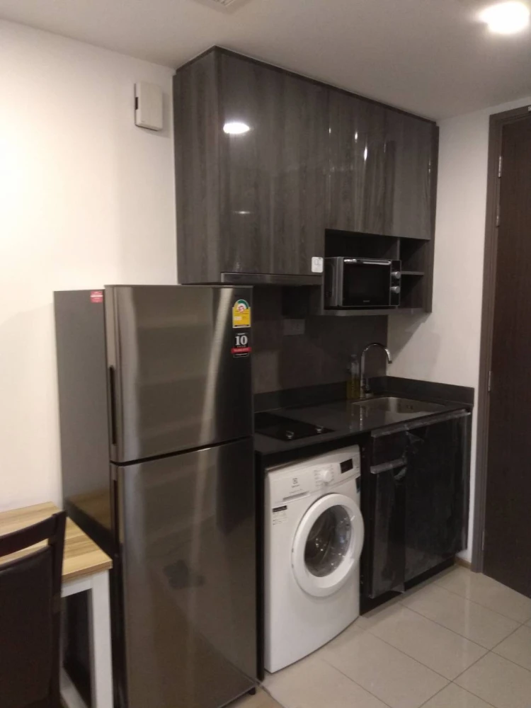 For rent!! Condo Ashton Chula-Silom, luxury condo in Modern Luxury style, ready to move in immediately, hurry to book!!