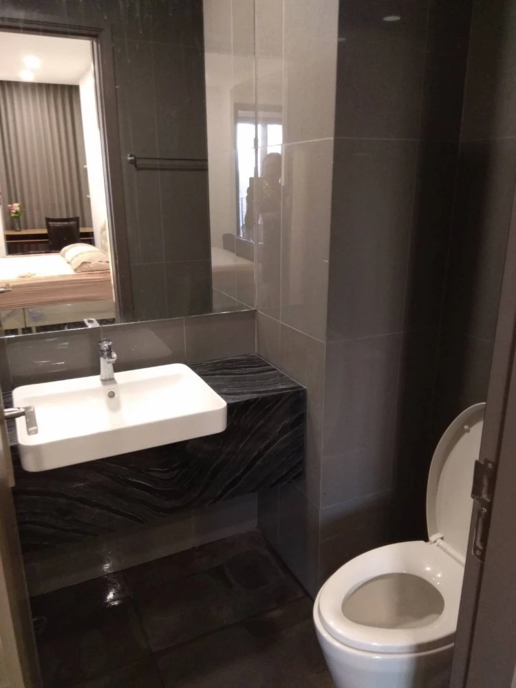 For rent!! Condo Ashton Chula-Silom, luxury condo in Modern Luxury style, ready to move in immediately, hurry to book!!