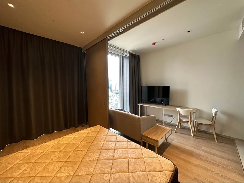 For rent!! Condo Ashton Silom, 22nd floor, beautiful room, convenient transportation, near BTS Chong Nonsi, don't miss it!!