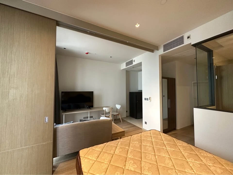 For rent!! Condo Ashton Silom, 22nd floor, beautiful room, convenient transportation, near BTS Chong Nonsi, don't miss it!!