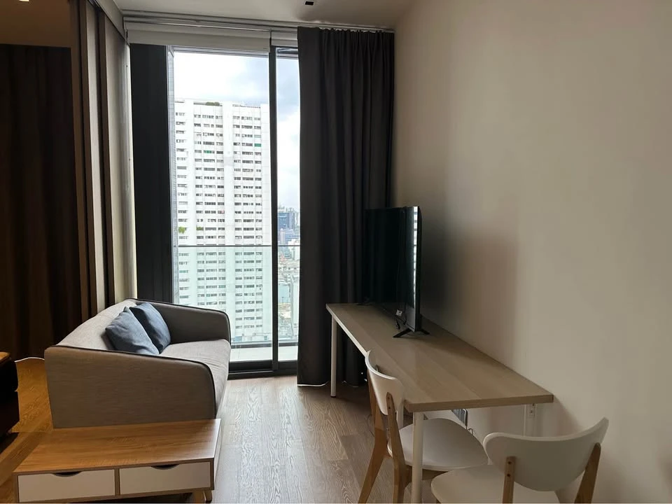 For rent!! Condo Ashton Silom, 22nd floor, beautiful room, convenient transportation, near BTS Chong Nonsi, don't miss it!!