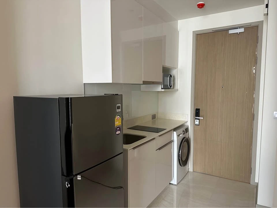 For rent!! Condo Ashton Silom, 22nd floor, beautiful room, convenient transportation, near BTS Chong Nonsi, don't miss it!!