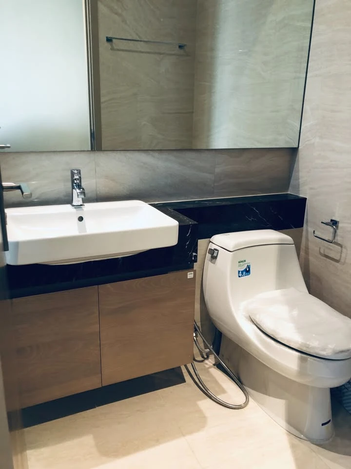 Condo for rent, Ashton Silom, river view, city view, central area, beautiful, luxurious, fully furnished !!