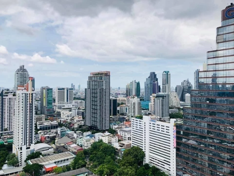 Condo for rent, Ashton Silom, river view, city view, central area, beautiful, luxurious, fully furnished !!
