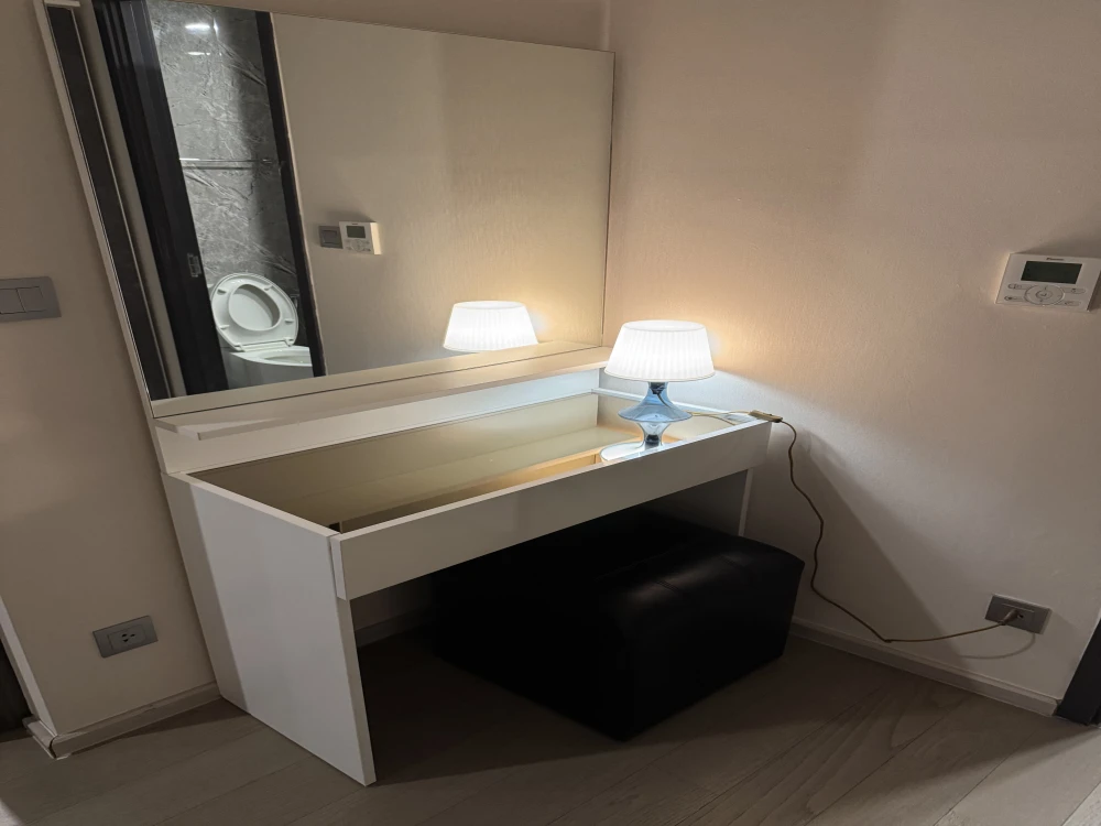 Condo for rent, Ashton Asoke, 1 bedroom, 1 bath, 15th floor, ready to move in, good location, near the train, urgently book !!