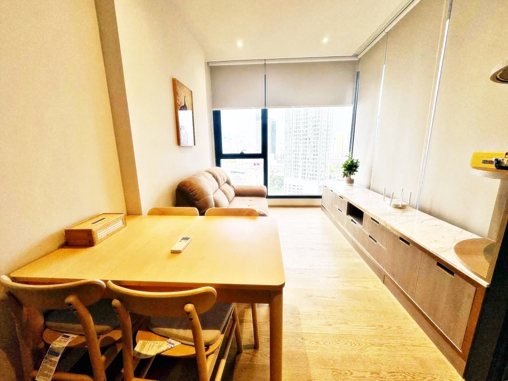 For rent!! Condo Ashton Asoke-Rama 9, 18th floor, new, beautiful, modern, high-rise, quiet. Don't miss out! Reserve now!!