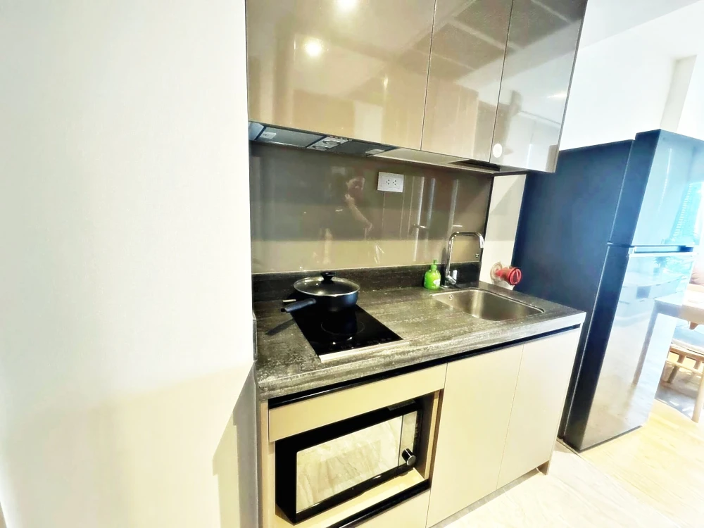 For rent!! Condo Ashton Asoke-Rama 9, 18th floor, new, beautiful, modern, high-rise, quiet. Don't miss out! Reserve now!!