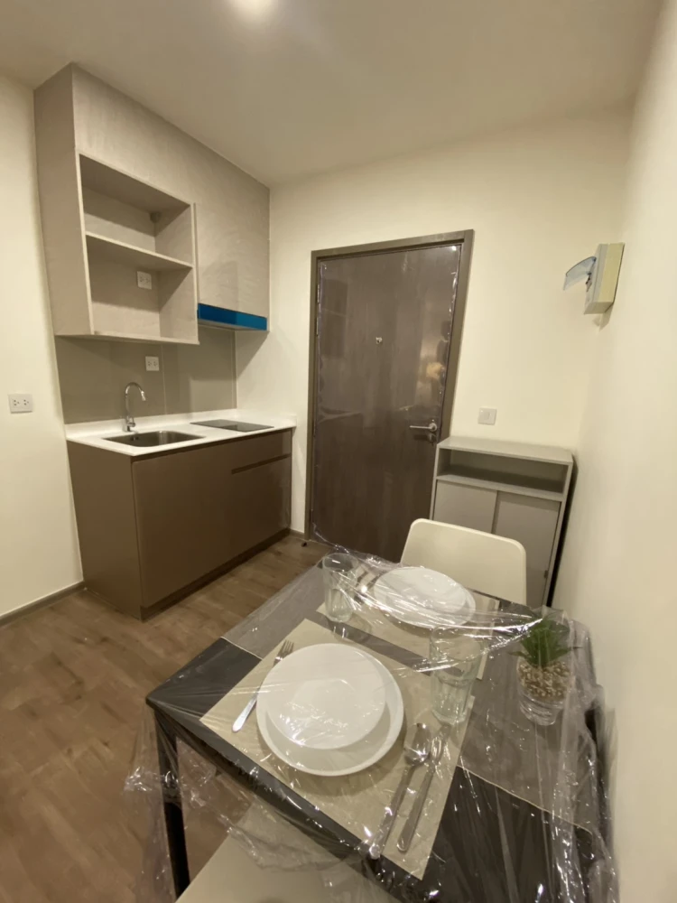 For rent!! Condo Aspire Pinklao - Arun Amarin, 5th floor, swimming pool view, beautiful room, fully furnished, ready to move in, don't miss it!!