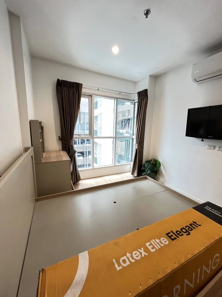 For rent!! Aspire Rama 9 Condo, 5th floor, beautiful room, fully furnished, complete with amenities. Don't miss out!!