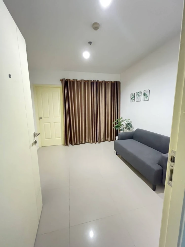 For rent!! Aspire Rama 9 Condo, 5th floor, beautiful room, fully furnished, complete with amenities. Don't miss out!!