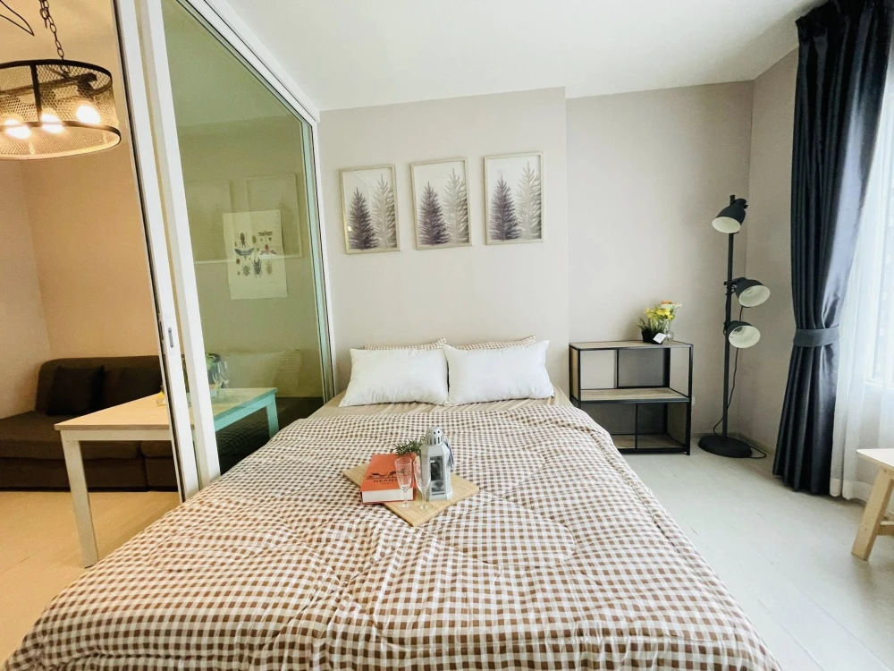 For rent, Aspire Erawan Condo, 20th floor, pool view, next to BTS Erawan like this, must book.