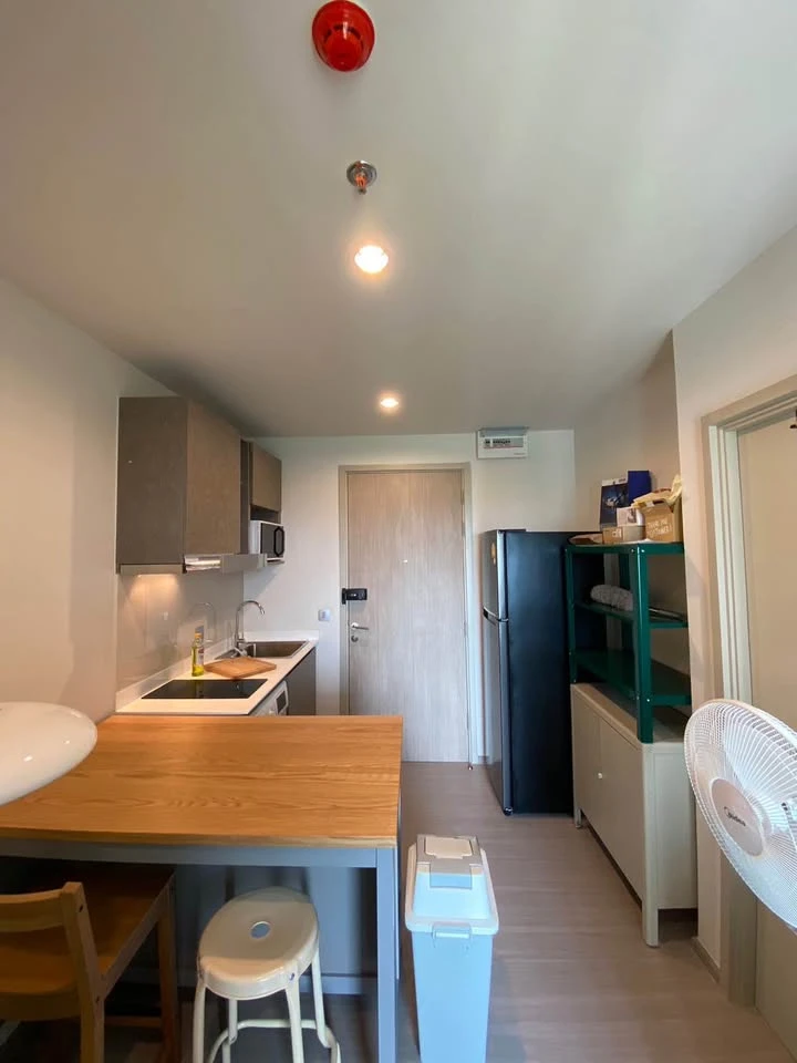 For rent!! Condo Aspire Erawan Prime, 11th floor, pool view, beautiful room, fully furnished, ready to move in, don't miss it!!