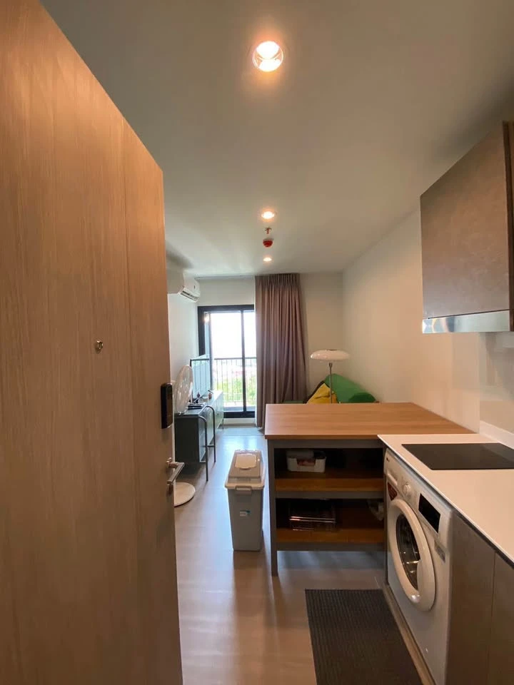 For rent!! Condo Aspire Erawan Prime, 11th floor, pool view, beautiful room, fully furnished, ready to move in, don't miss it!!
