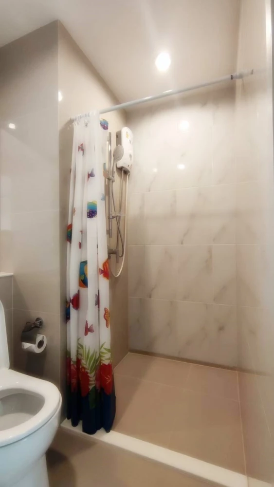 For rent!! Condo Aspire Erawan Prime, 12A floor, swimming pool view, fully furnished, just bring your bags and move in, don't miss out!!