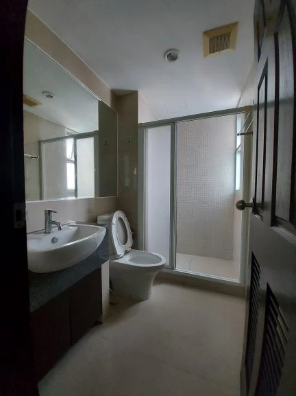 Condo for rent, The Kris Express 2 project, spacious rooms, lots of usable space, hurry up and reserve now, don't miss out.