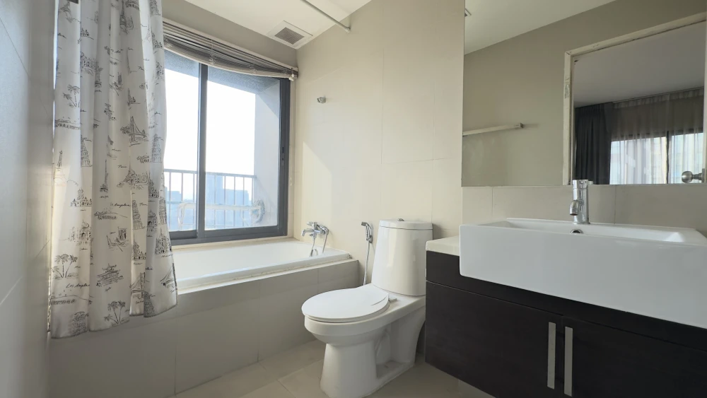 For rent!! Condo Noble Remix Sukhumvit 36, 24th floor, good location condo, convenient transportation, don't miss it, book now!!