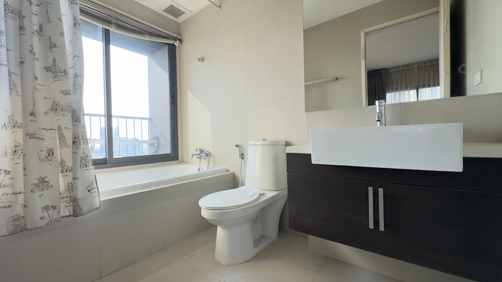For rent!! Condo Noble Remix Sukhumvit 36, 24th floor, good location condo, convenient transportation, don't miss it, book now!!