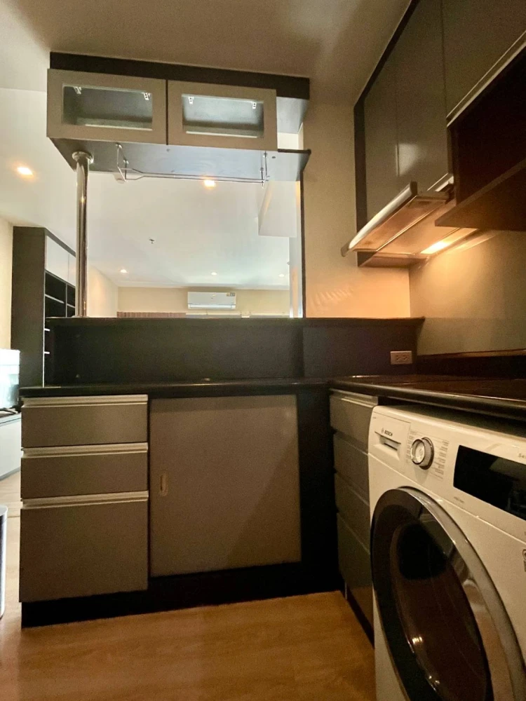 ให้เช่า!! คอนโด โนเบิล รีมิกซ์ สุขุมวิท 36 ชั้น 28 ห้องสวย renovate ใหม่ เฟอร์นิเจอร์ครบ พร้อมอยู่ ห้ามพลาด!!