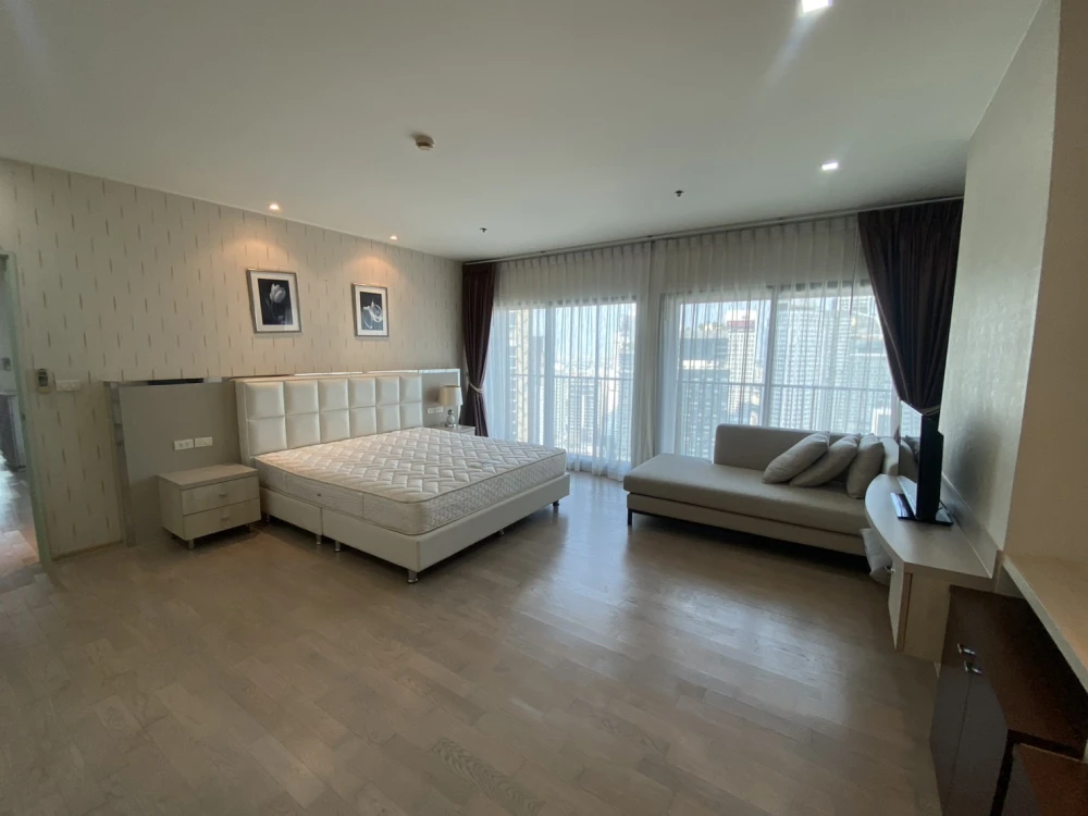 Condo for rent, Noble Remix Sukhumvit 36, complete with furniture and electrical appliances. Book now.