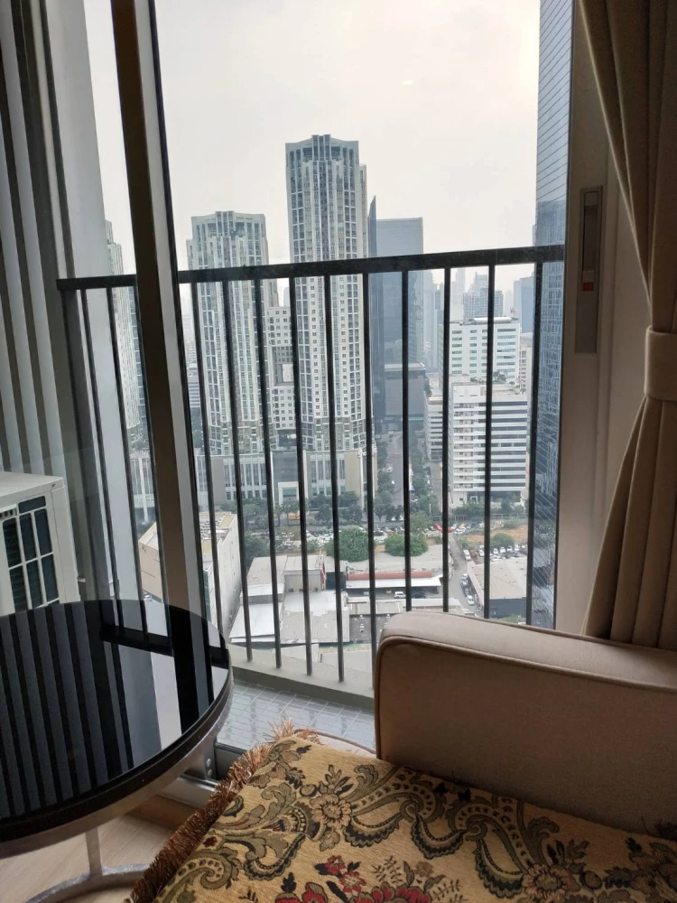 Condo for rent, Noble Revolve Ratchada 2, 26th floor, furnished, ready to move in, convenient to travel, friendly price, don't miss it!!