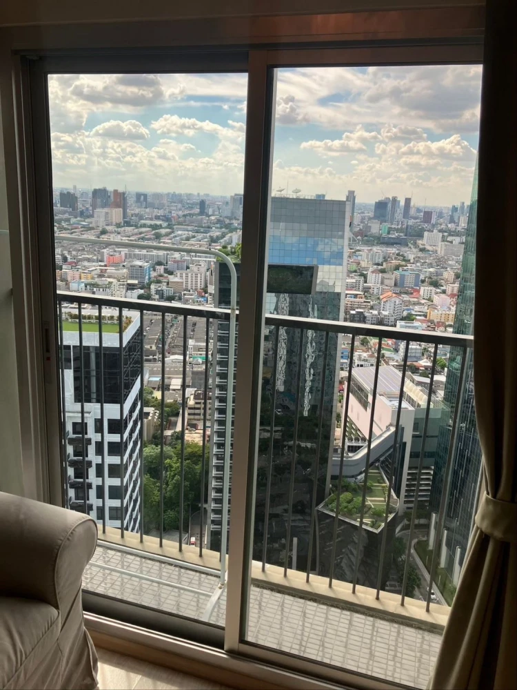 For rent!! Condo Noble Revolve Ratchada 2, beautiful room, full facilities, hurry up and book now!!